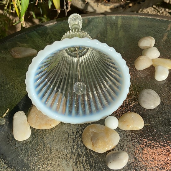 Fenton Opalescent & Clear Ridged Pattern - Picture 3 of 5